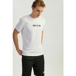 Tricou cu decolteu la baza gatului si imprimeu text imagine