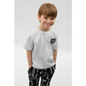 Tricou cu decolteu la baza gatului si imprimeu imagine