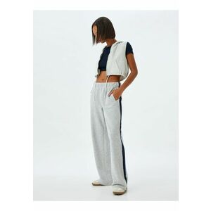 Pantaloni de trening din amestec de bumbac cu croiala ampla imagine