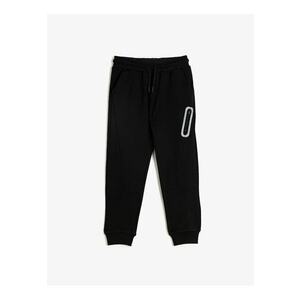 Pantaloni de trening cu design grafic imagine