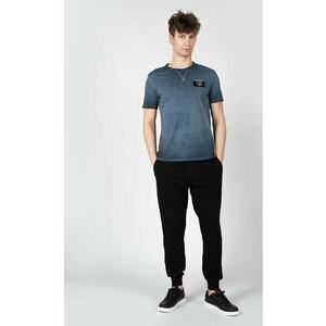 Tricou cu aplicatie discreta - imagine