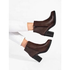 Botine maro la modă pentru femei cu toc lat imagine
