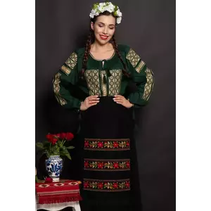 Fota traditionala Sabrina cu flori brodate imagine