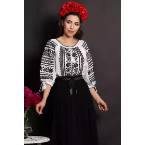 Ie traditionala alba Iliana cu broderie neagra imagine