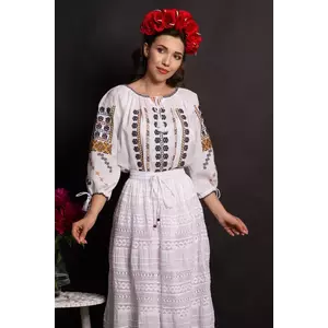 Ie traditionala alba Elvira din bumbac cu simbolul stelei imagine