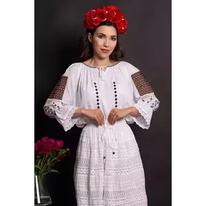Ie dama alba din vascoza Dora cu simbolul rombului imagine