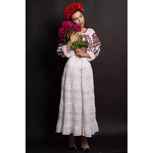 Fusta traditionala alba cu broderie din bumbac imagine