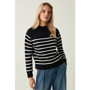Pulover cu dungi si maneci raglan imagine