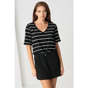Bluza cu decolteu in V si model in dungi imagine