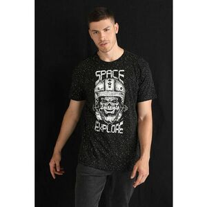 Tricou cu decolteu la baza gatului si model grafic imagine