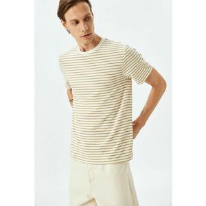 Tricou cu decolteu la baza gatului si model in dungi imagine