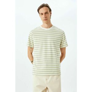 Tricou cu decolteu la baza gatului si model in dungi imagine