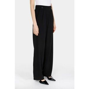Pantaloni cu croiala ampla si pliuri imagine