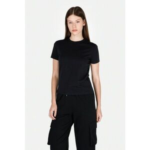 Tricou cu decolteu la baza gatului si model uni imagine