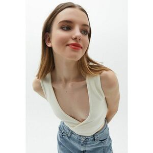 Top crop cu decolteu in V imagine