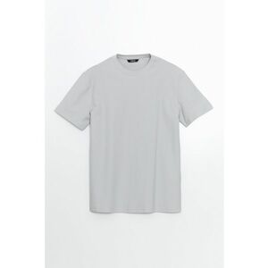Tricou lejer cu decolteu la baza gatului imagine