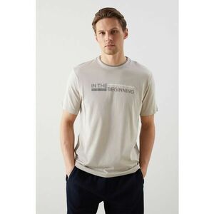 Tricou cu decolteu la baza gatului si imprimeu text imagine