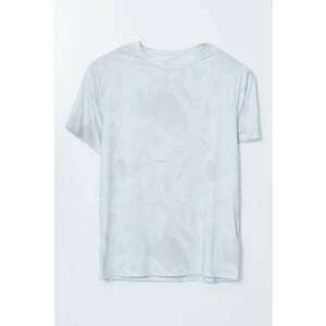 Tricou cu model si decolteu la baza gatului imagine
