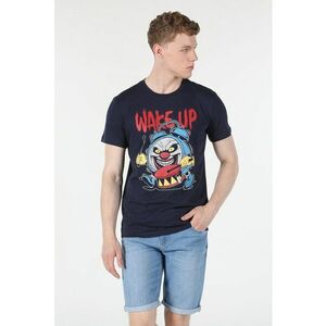 Tricou cu decolteu la baza gatului si imprimeu imagine