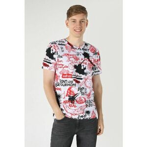 Tricou cu decolteu la baza gatului si model grafic imagine