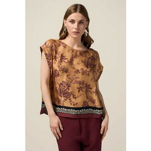 Bluza cu maneci scurte si model floral imagine