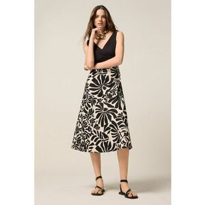 Rochie cu model floral si decolteu in V imagine