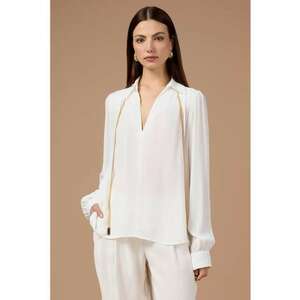 Bluza cu decupaj in V imagine