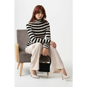 Bluza cambrata cu guler inalt imagine
