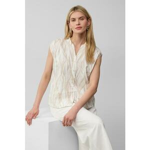 Tricou fara manecu cu model si decolteu in V imagine