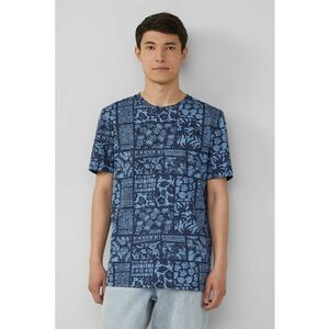 Tricou cu decolteu la baza gatului si model imagine