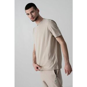 Tricou cu decolteu la baza gatului imagine