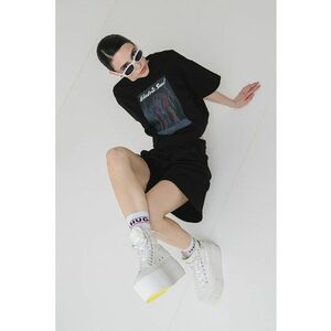 Tricou crop cu imprimeu foto imagine