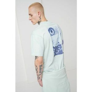 Tricou cu decolteu la baza gatului si model imagine