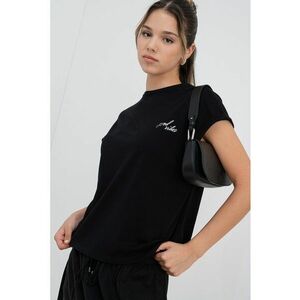 Tricou cu decolteu barcuta imagine