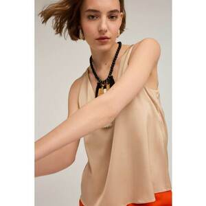 Top din satin cu decolteu in V imagine