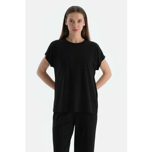 Tricou lejer cu decolteu la baza gatului imagine
