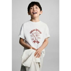 Tricou cu decolteu la baza gatului si imprimeu imagine