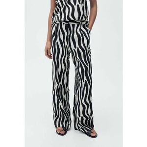 Pantaloni cu animal print imagine