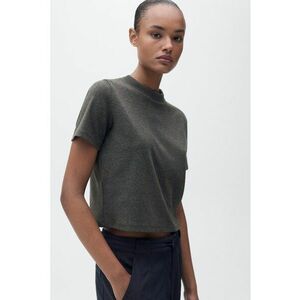 Tricou crop cu decolteu la baza gatului imagine