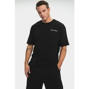 Tricou cu decolteu la baza gatului si imprimeu pe piept imagine