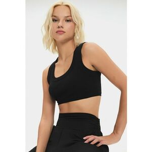 Top crop cu model uni imagine