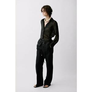 Pantaloni drepti din in imagine