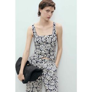Top cambrat din amestec de in cu model floral imagine