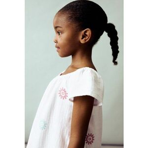Rochie de bumbac cu broderii florale imagine