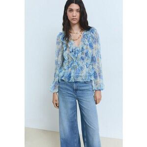 Bluza cu model floral si volane imagine