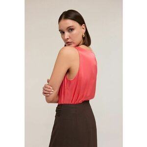 Top din satin cu decolteu in V imagine