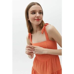 Rochie evazata cu decolteu patrat si aspect texturat imagine