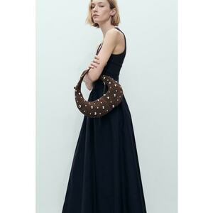 Rochie evazata cu decolteu rotund imagine