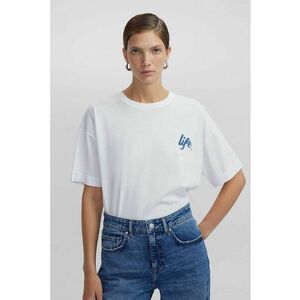 Tricou cu decolteu la baza gatului si imprimeu text imagine