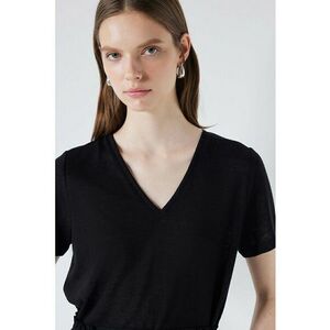 Tricou cu model uni si decolteu in V imagine